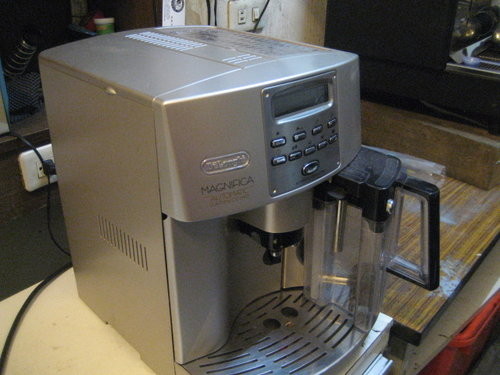 Чистка и ремонт кофемашины -230V-Delonghi-