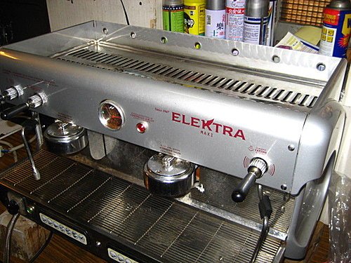 Ремонт, чистка профессиональной кофеварки -ELEKTRA