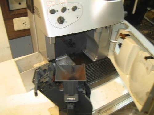 Чистка и ремонт кофемашины -saeco-TREVI-